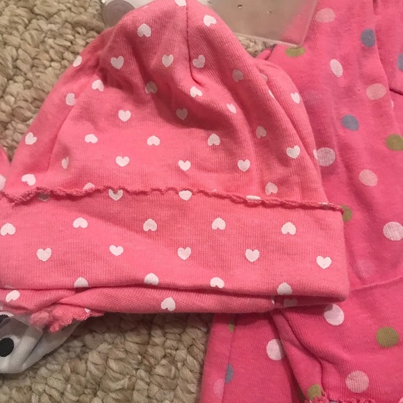 Adorable Carter’s Bubblegum Sleep Gown & Beanies - Picture 6 of 8